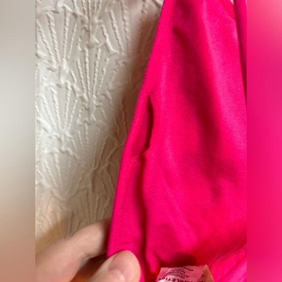 Fabletics Medium Hot Pink Sports Bra - Picture 3 of 4